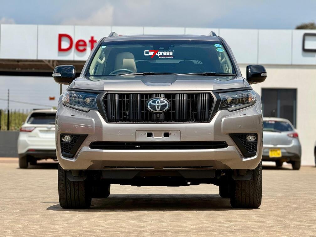 TOYOTA LAND CRUISER PRADO TXL thumbnail 3