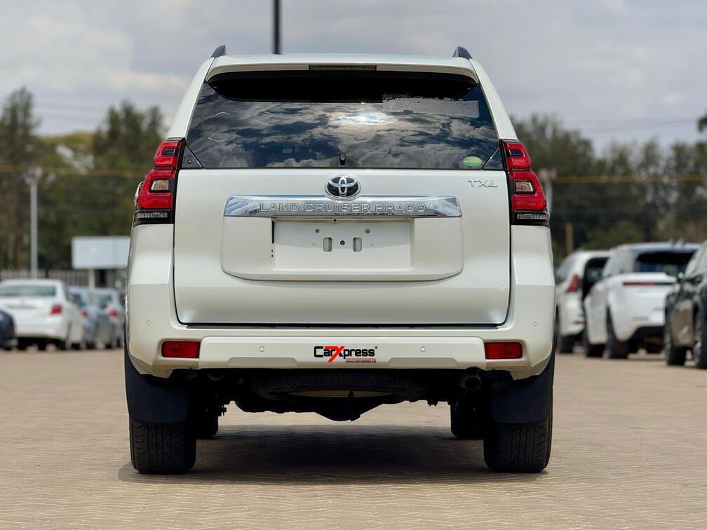 TOYOTA LAND CRUISER PRADO TXL thumbnail 4