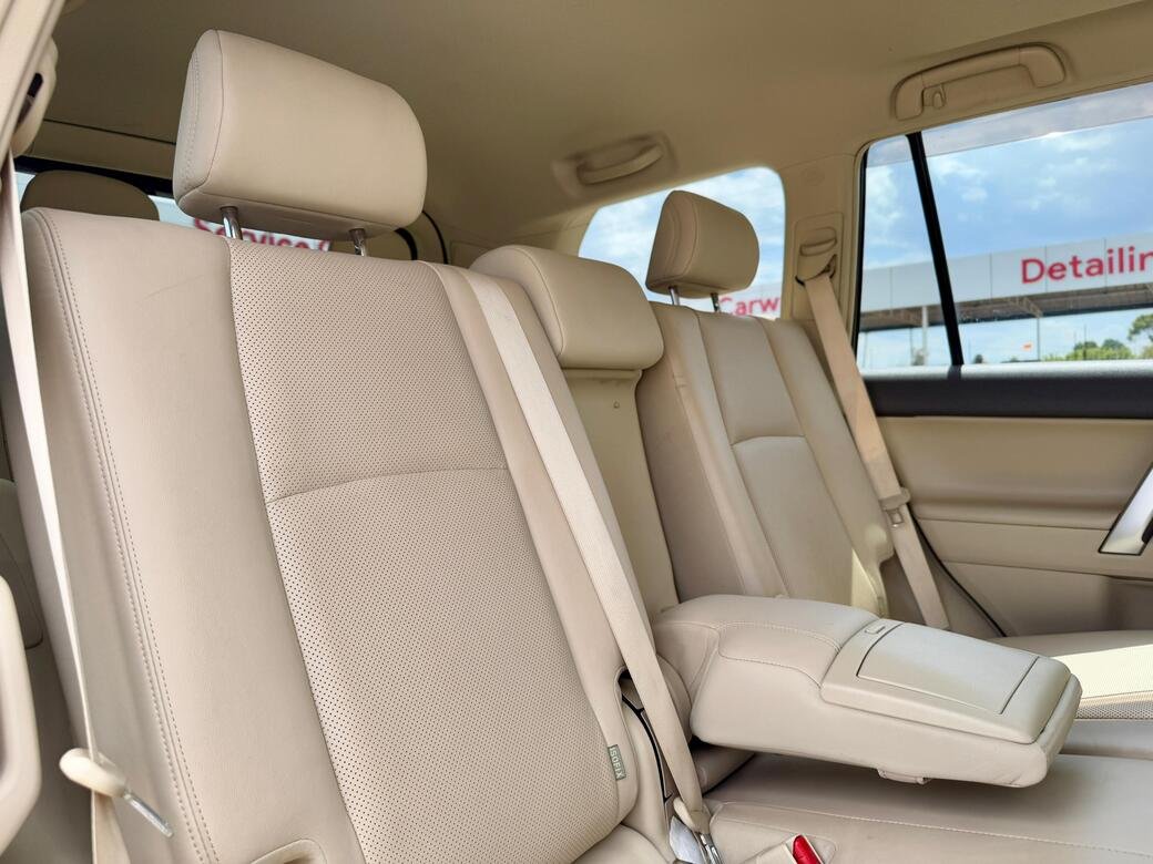 TOYOTA LAND CRUISER PRADO TXL thumbnail 15