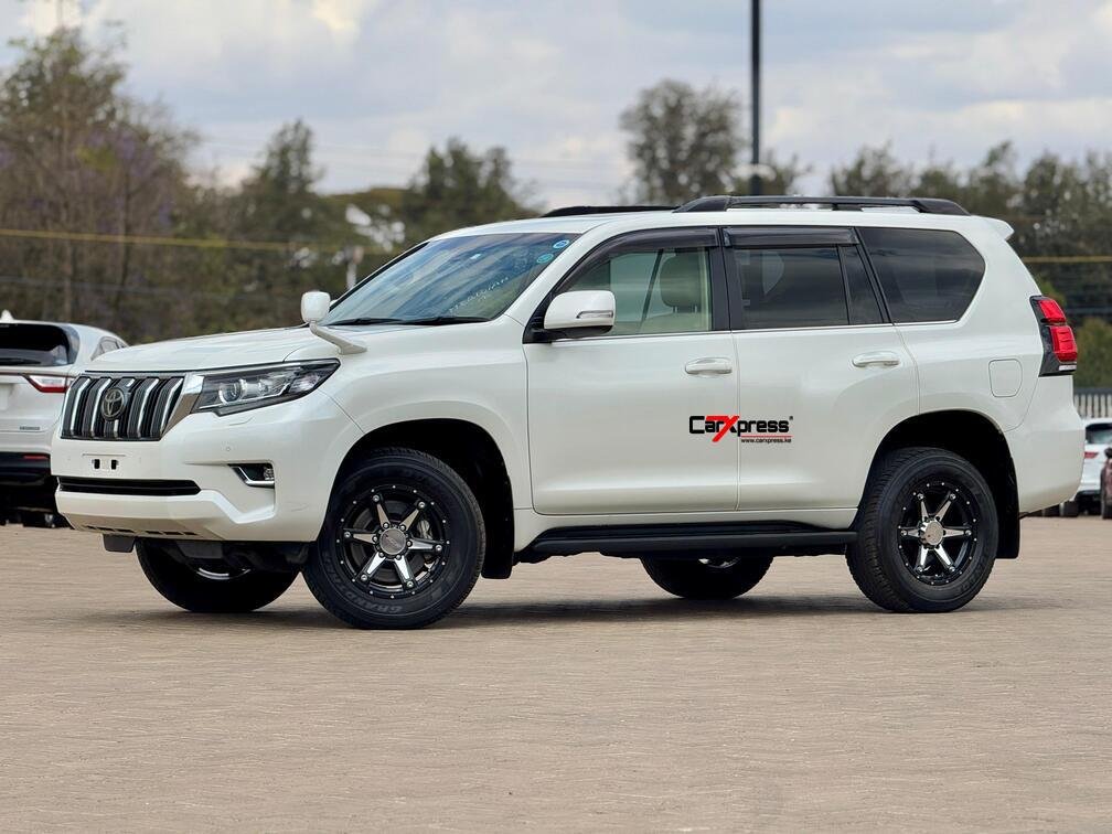 TOYOTA LAND CRUISER PRADO TXL thumbnail 7