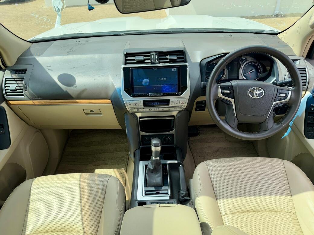 TOYOTA LAND CRUISER PRADO TXL thumbnail 11