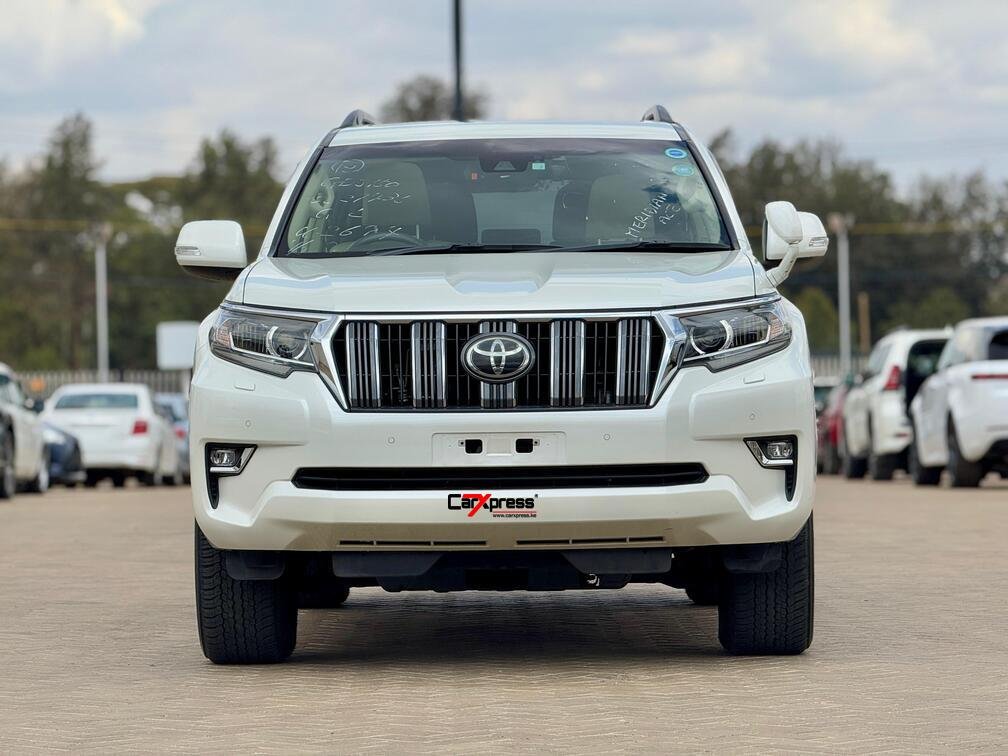 TOYOTA LAND CRUISER PRADO TXL thumbnail 3