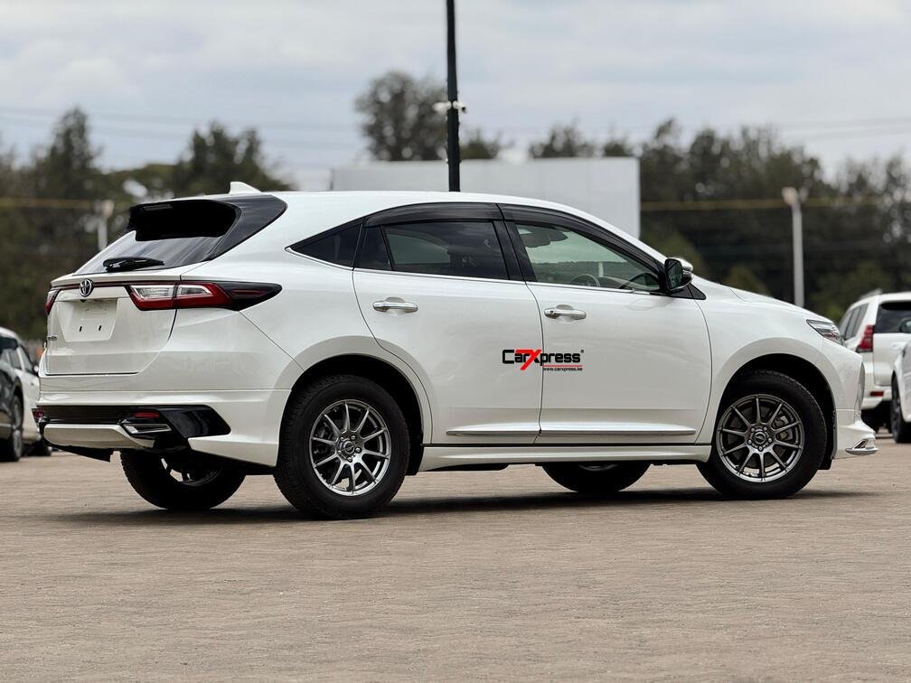 TOYOTA HARRIER thumbnail 6