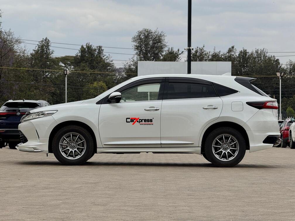 TOYOTA HARRIER thumbnail 7