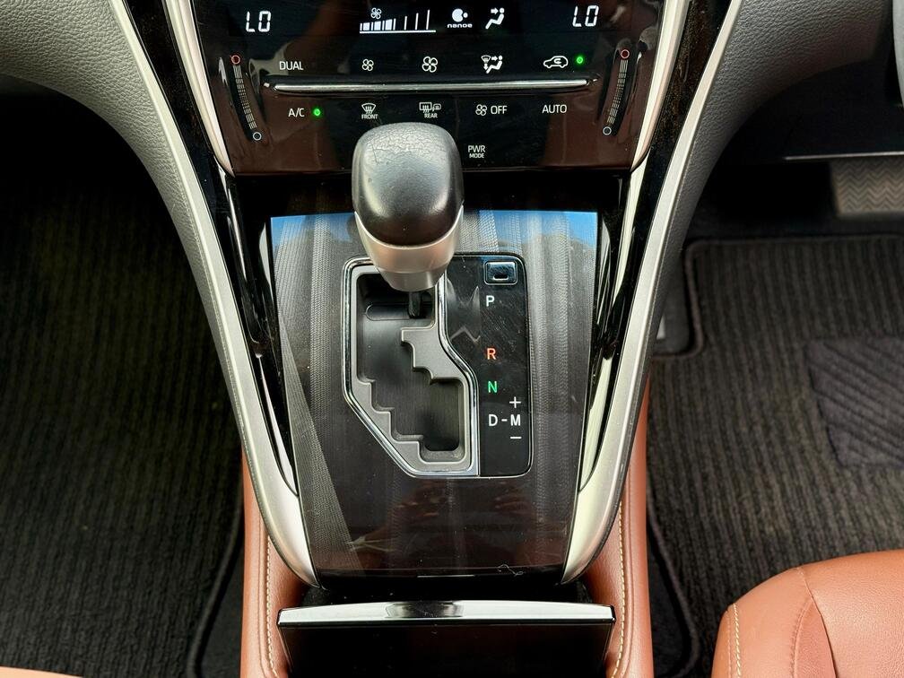 TOYOTA HARRIER thumbnail 13