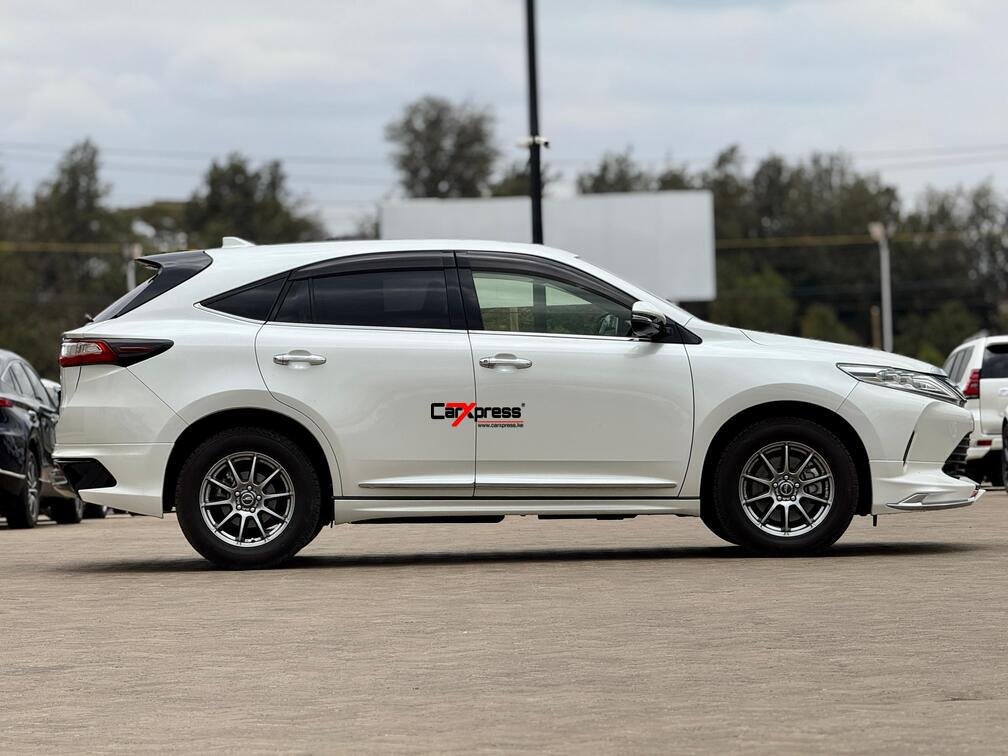 TOYOTA HARRIER thumbnail 8