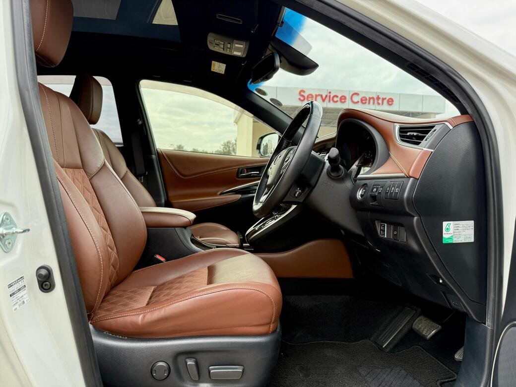 TOYOTA HARRIER thumbnail 9