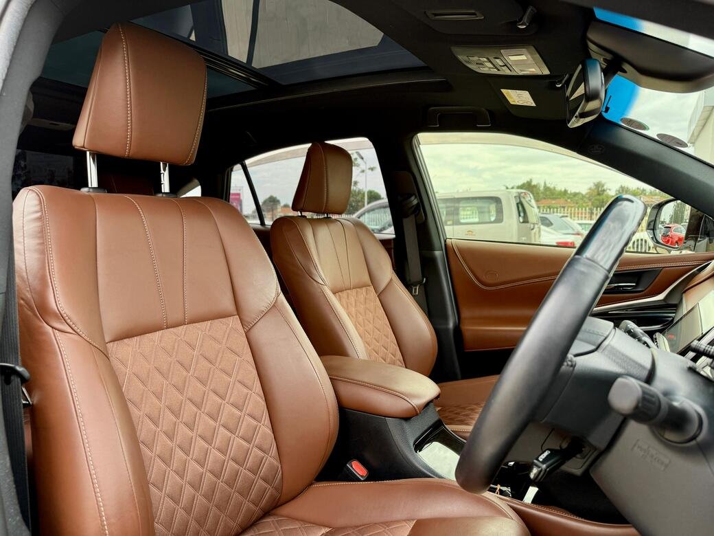 TOYOTA HARRIER thumbnail 10