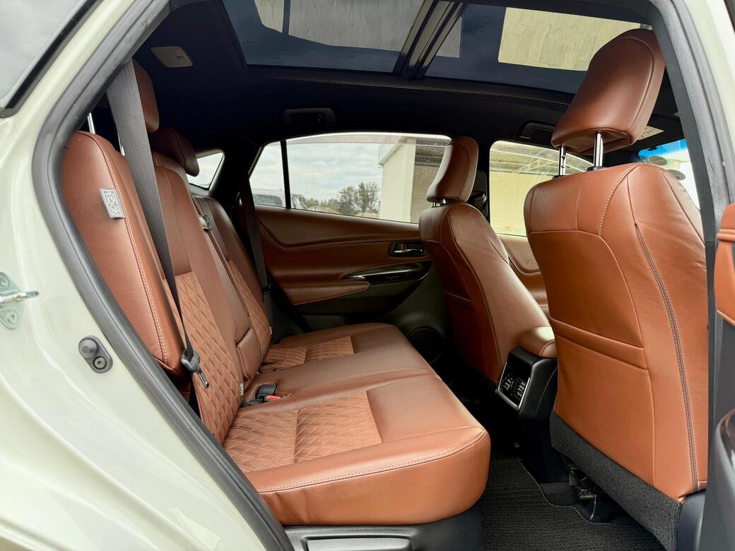 TOYOTA HARRIER thumbnail 16
