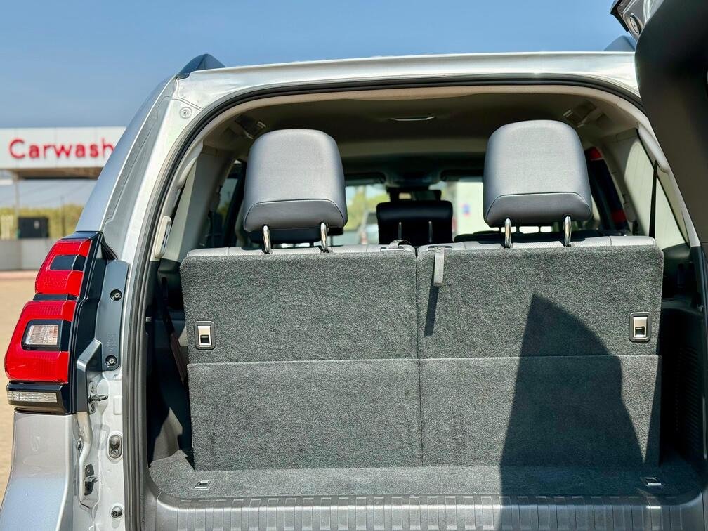TOYOTA LAND CRUISER PRADO VXL thumbnail 17