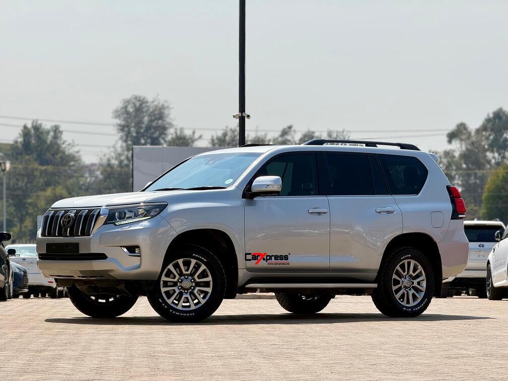 TOYOTA LAND CRUISER PRADO VXL thumbnail 7