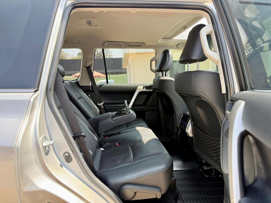 TOYOTA LAND CRUISER PRADO VXL thumbnail 15