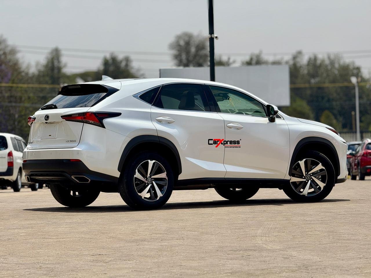 LEXUS NX 300 thumbnail 6