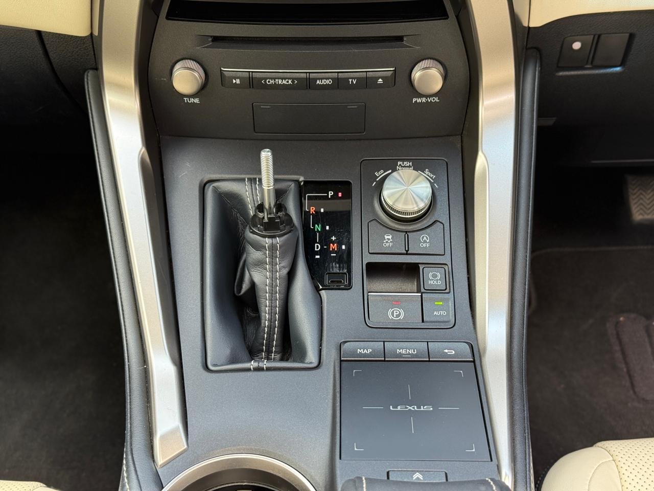 LEXUS NX 300 thumbnail 13