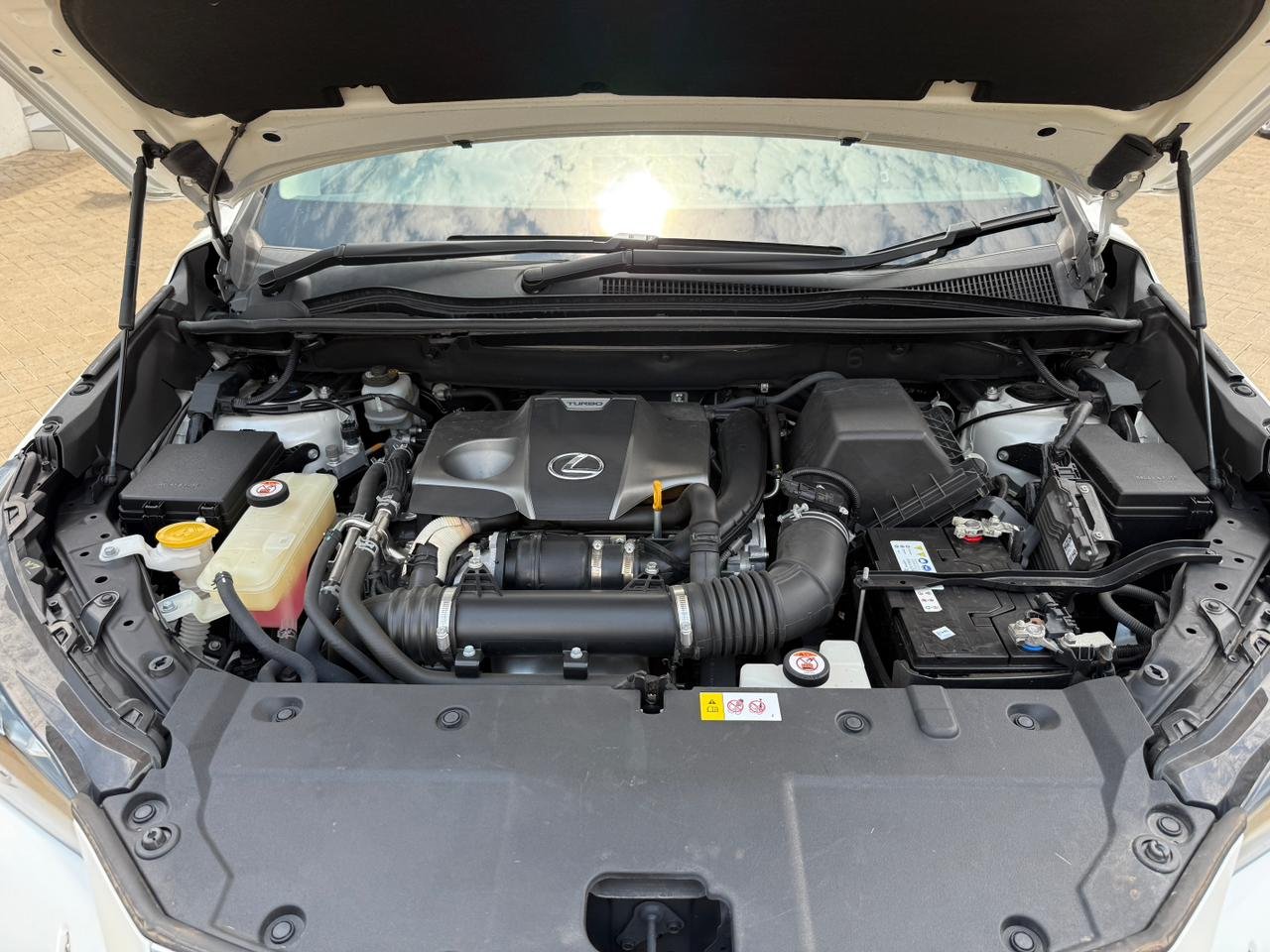 LEXUS NX 300 thumbnail 21