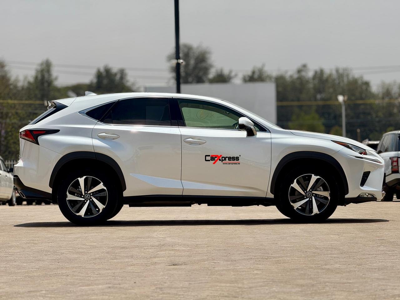 LEXUS NX 300 thumbnail 8
