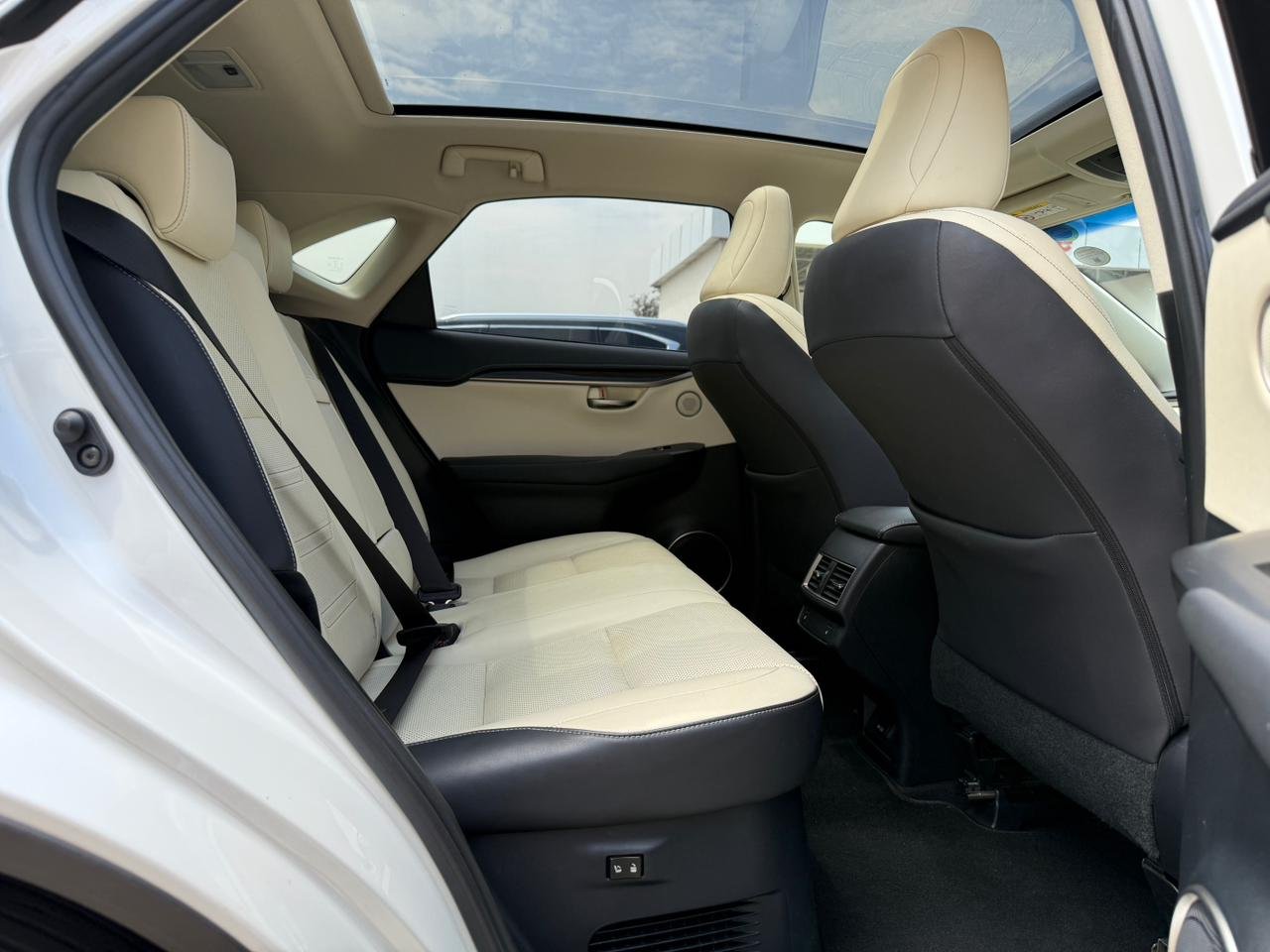LEXUS NX 300 thumbnail 17
