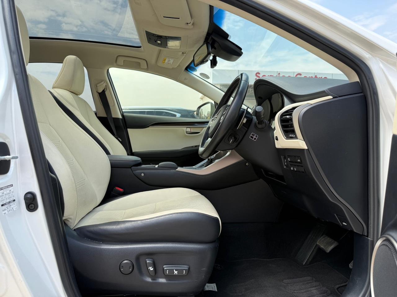 LEXUS NX 300 thumbnail 9