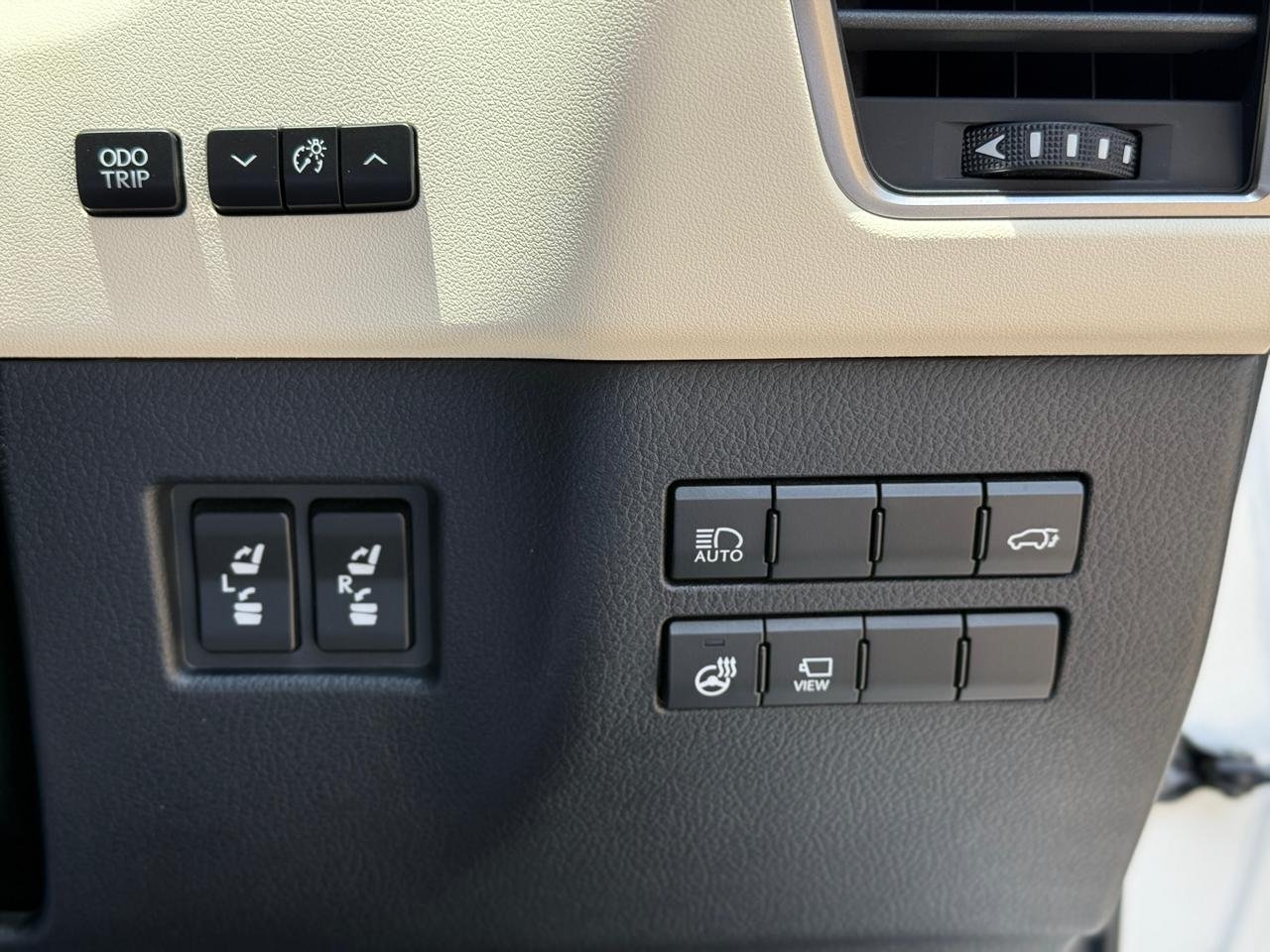 LEXUS NX 300 thumbnail 15