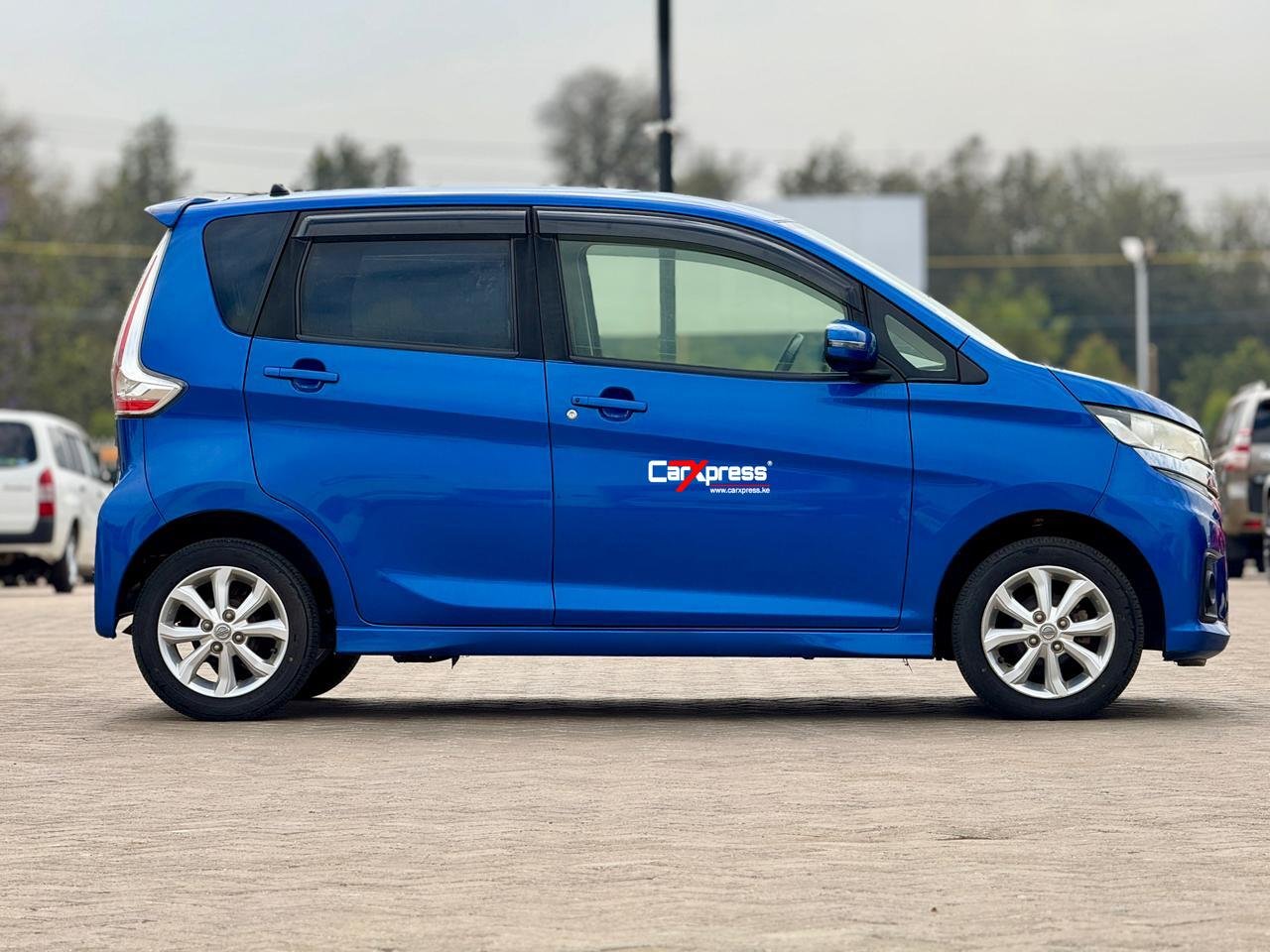 NISSAN DAYZ HIGHWAY STAR thumbnail 7