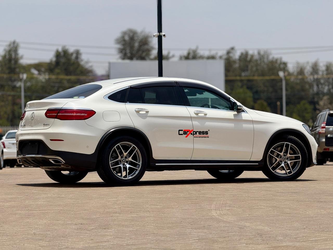 MERCEDES BENZ GLC 250 4MATIC COUPE thumbnail 8
