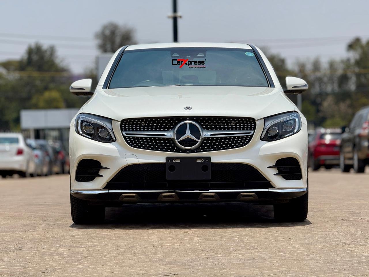 MERCEDES BENZ GLC 250 4MATIC COUPE thumbnail 3