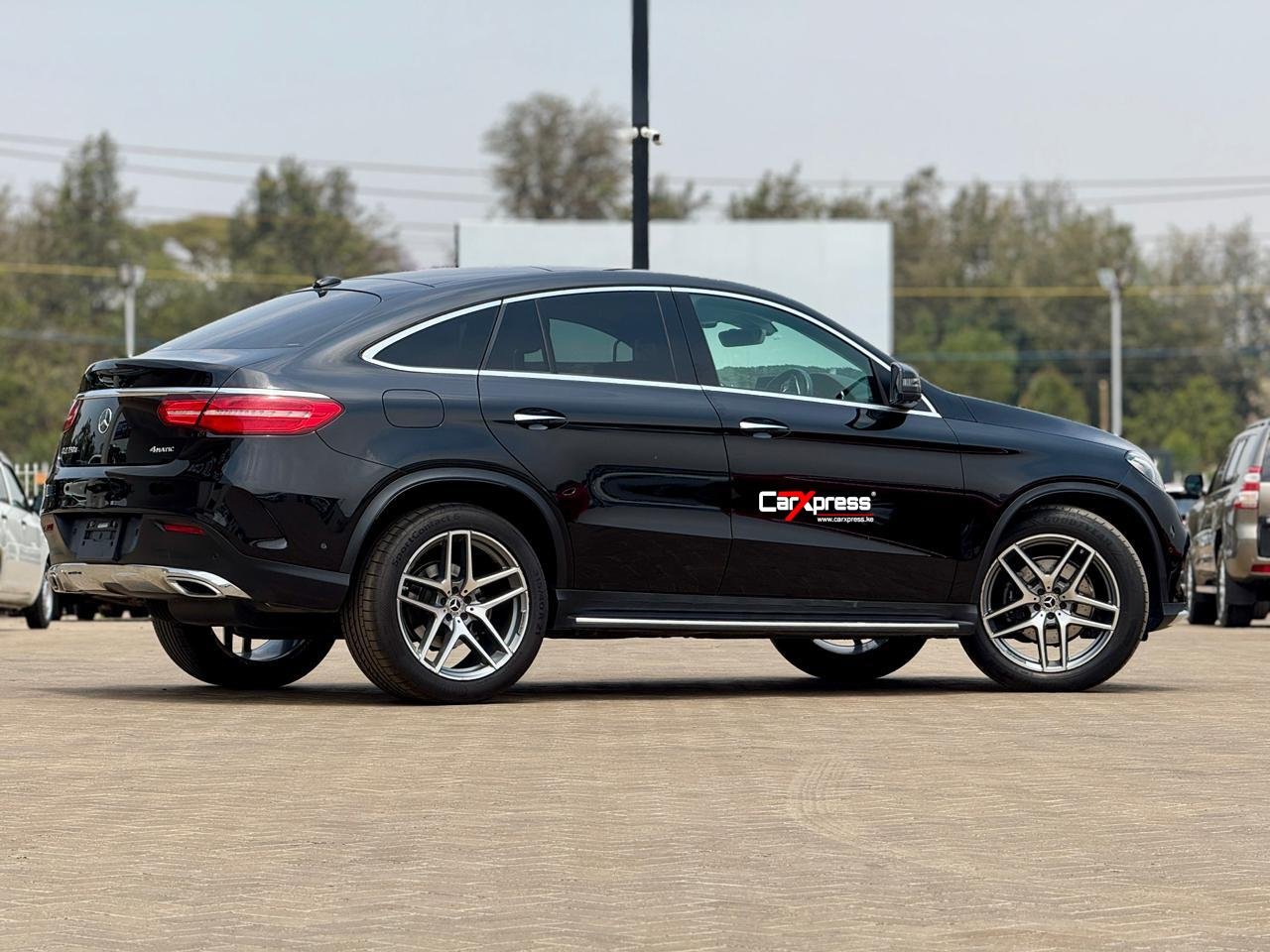 MERCEDES BENZ GLE350d 4MATIC COUPE thumbnail 8