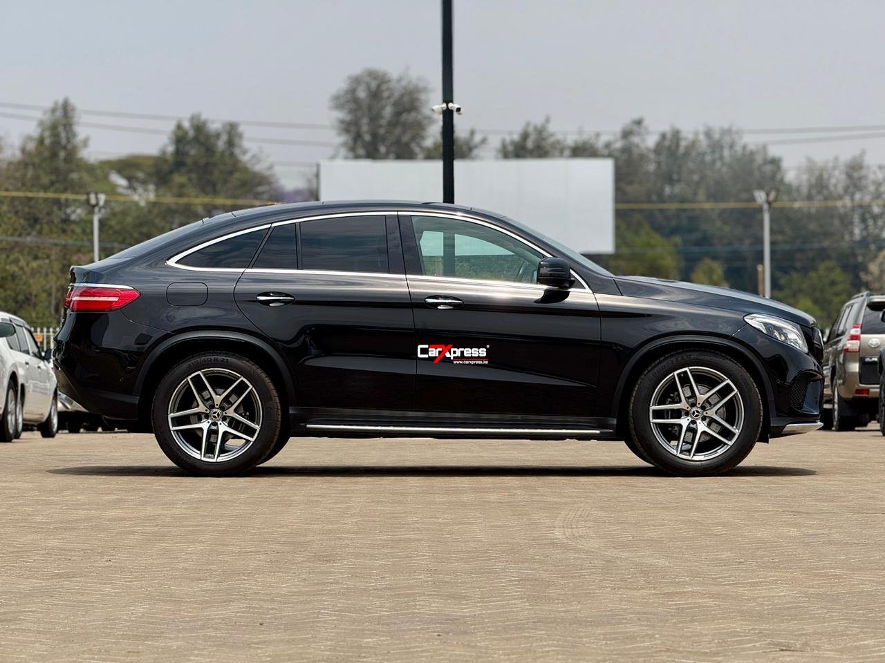MERCEDES BENZ GLE350d 4MATIC COUPE thumbnail 6