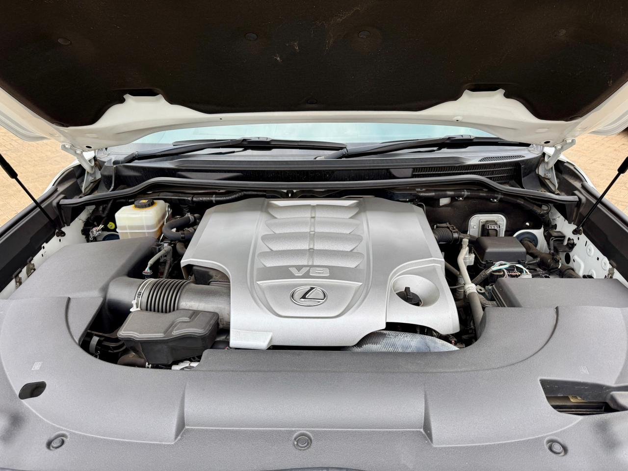 LEXUS LX570 thumbnail 21