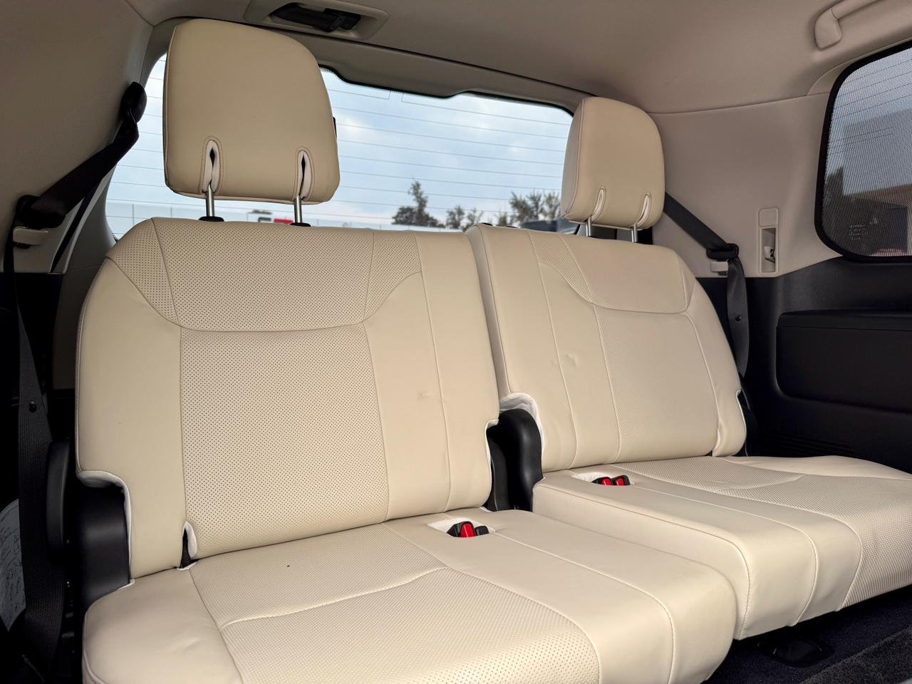 LEXUS LX570 thumbnail 19