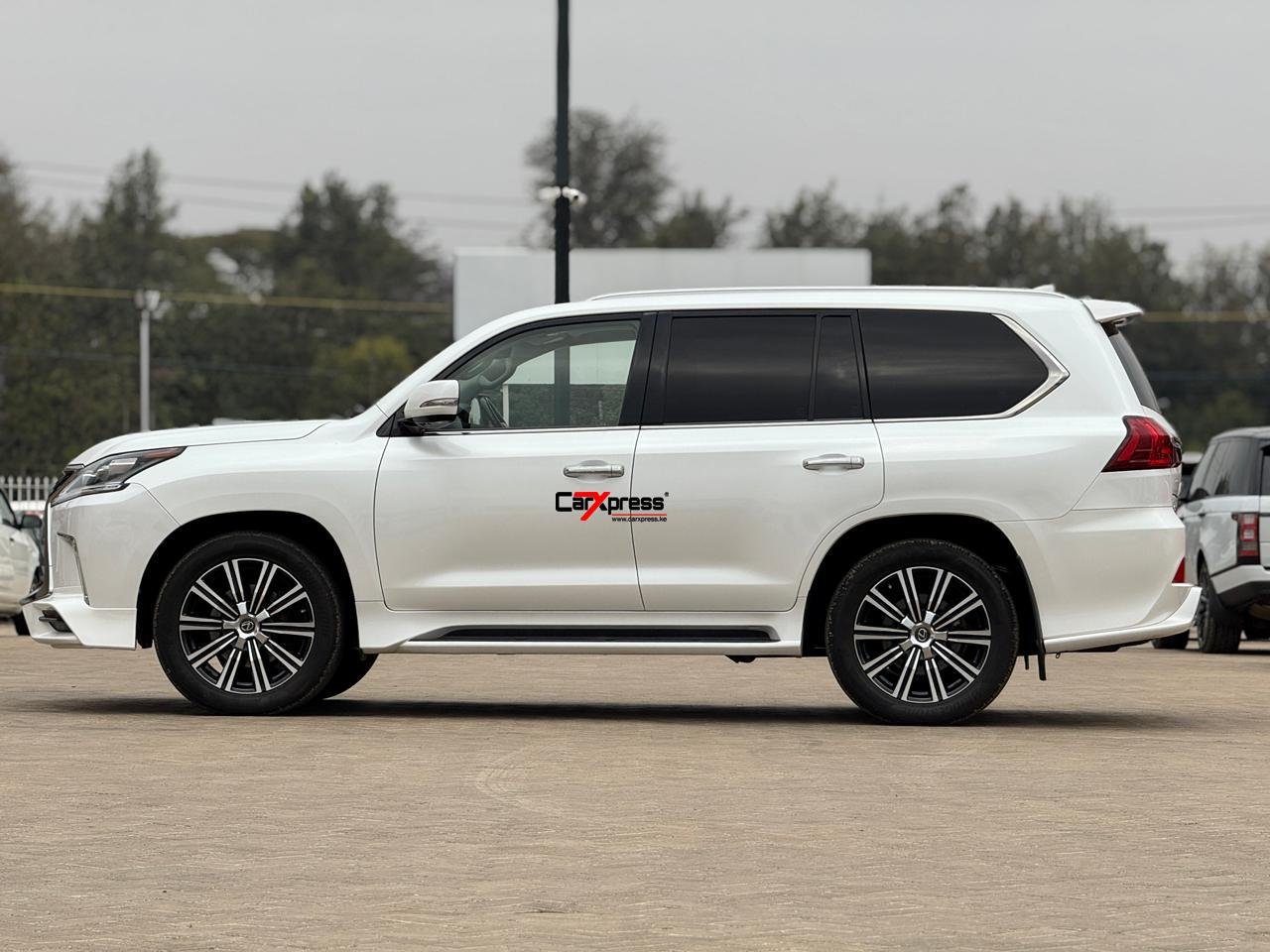 LEXUS LX570 thumbnail 7