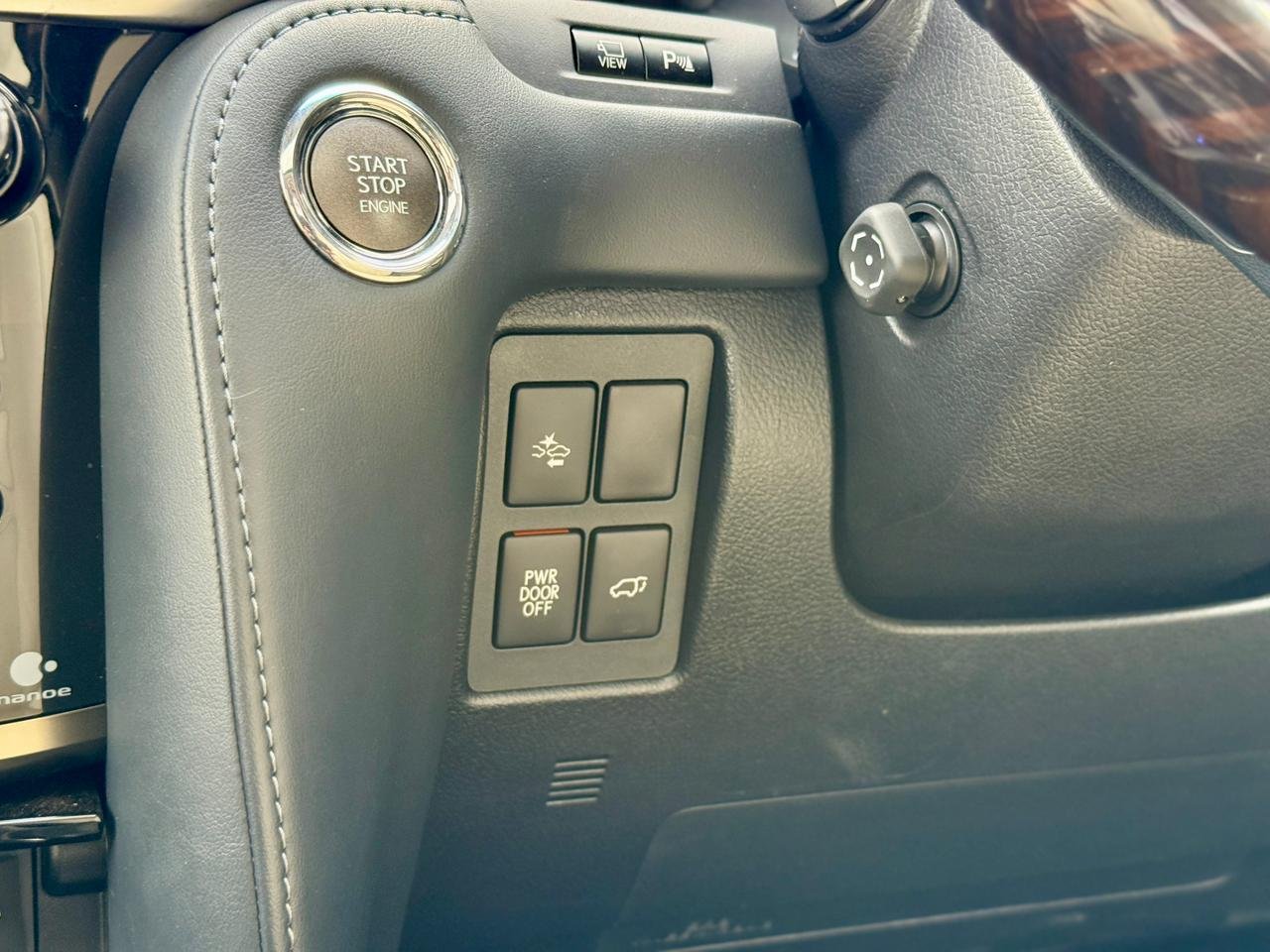 LEXUS LX570 thumbnail 15