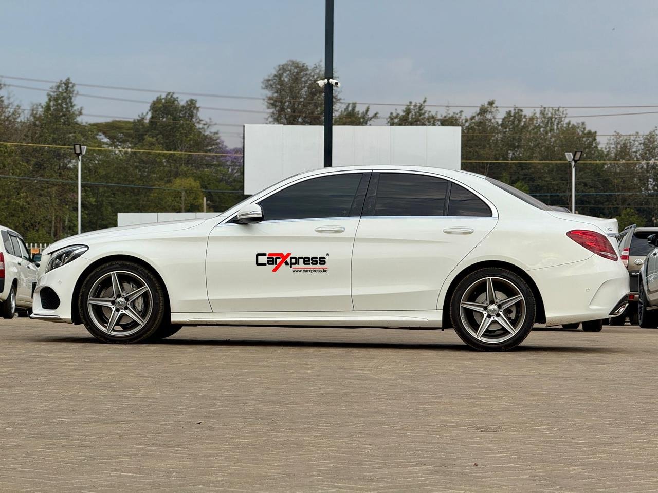 MERCEDES BENZ C200 W205 thumbnail 7