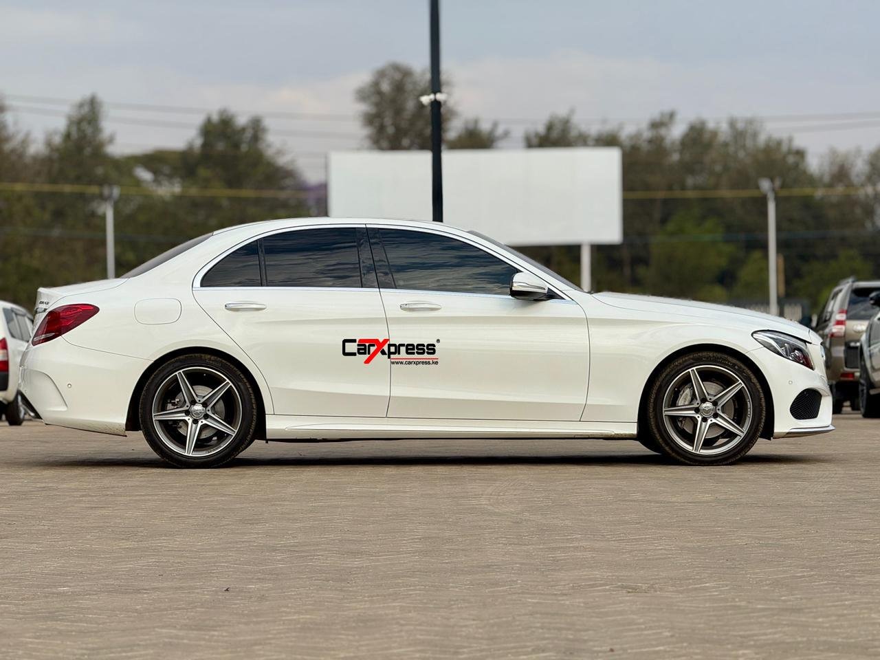 MERCEDES BENZ C200 W205 thumbnail 8