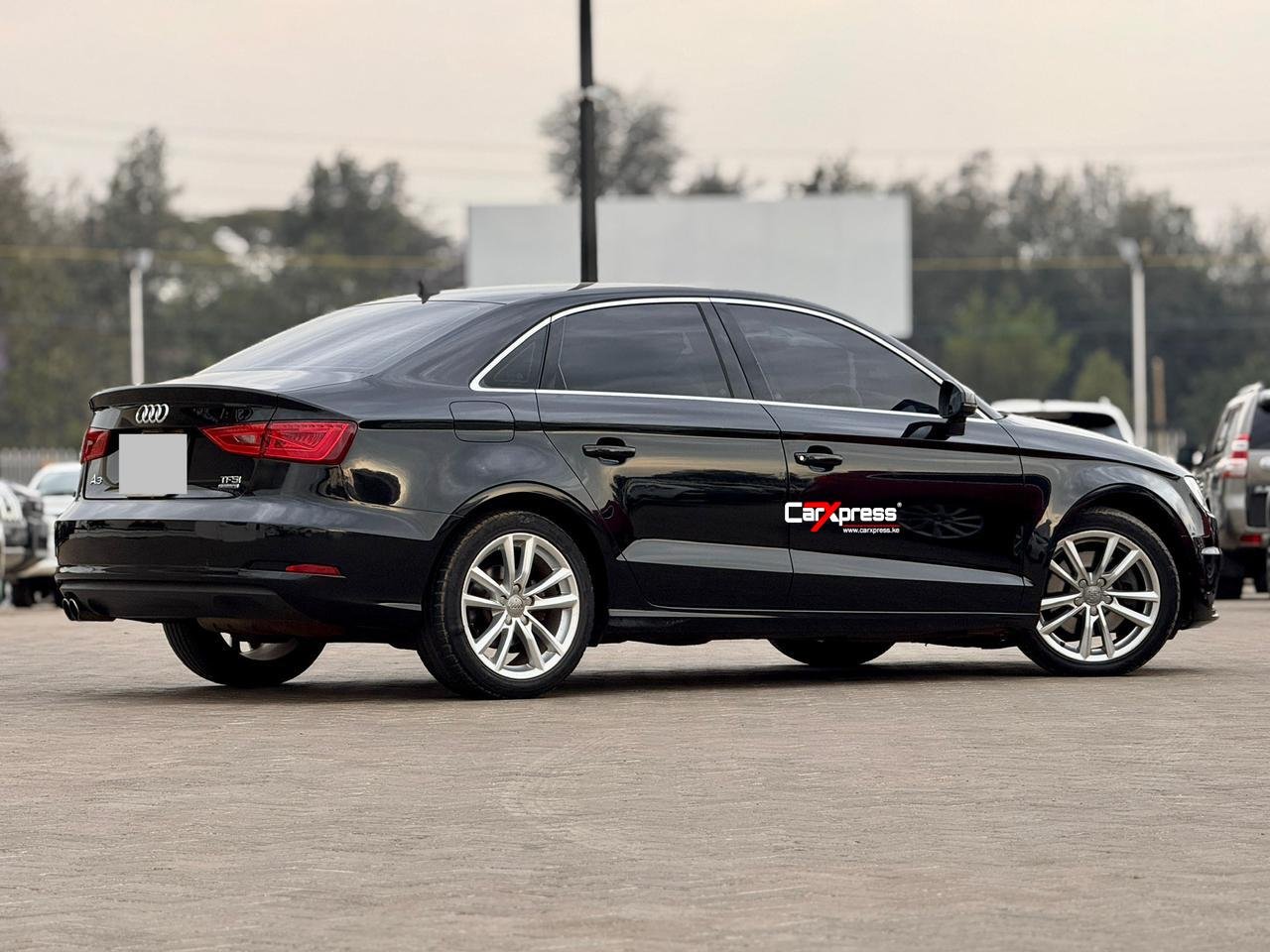 AUDI A3 TFSI QUATTRO SEDAN thumbnail 6