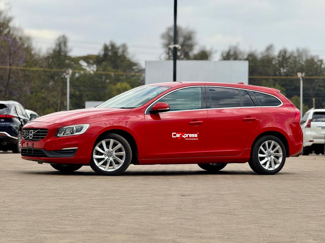 VOLVO V60 T3 thumbnail 7