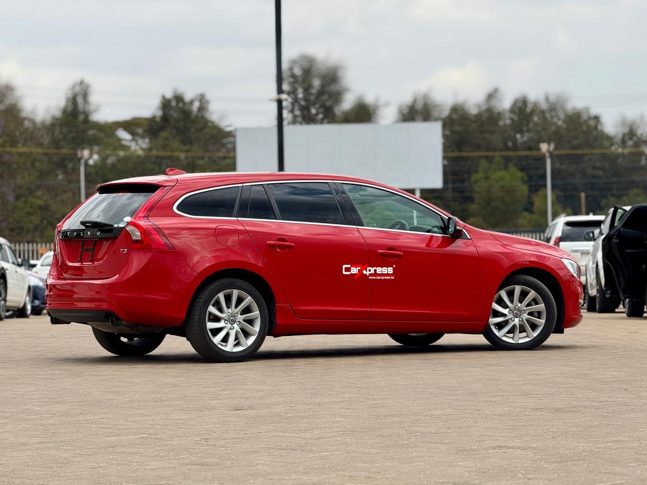 VOLVO V60 T3 thumbnail 8