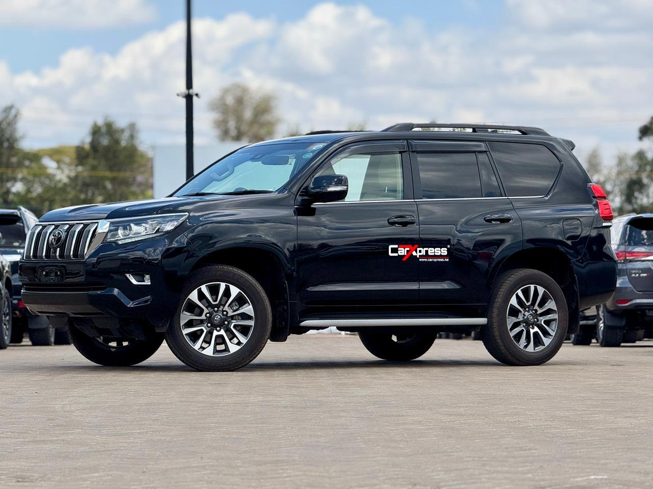 TOYOTA LAND CRUISER PRADO TZG thumbnail 7