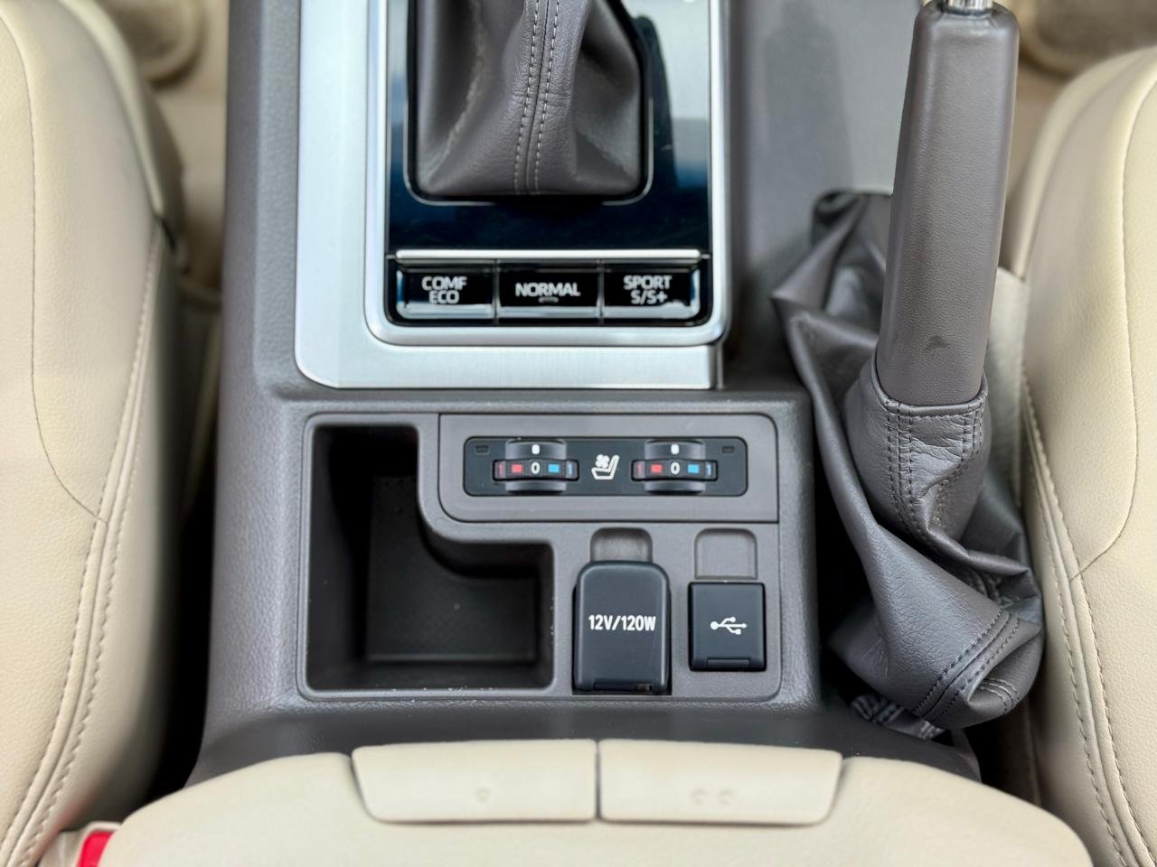 TOYOTA LAND CRUISER PRADO TZG thumbnail 17