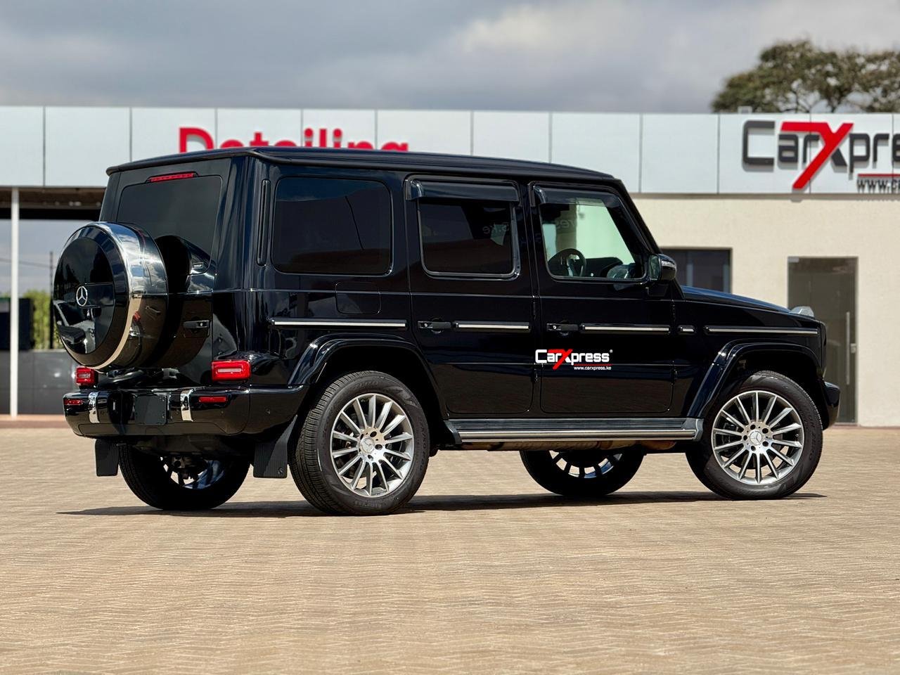 MERCEDES BENZ G350d G-WAGON thumbnail 8