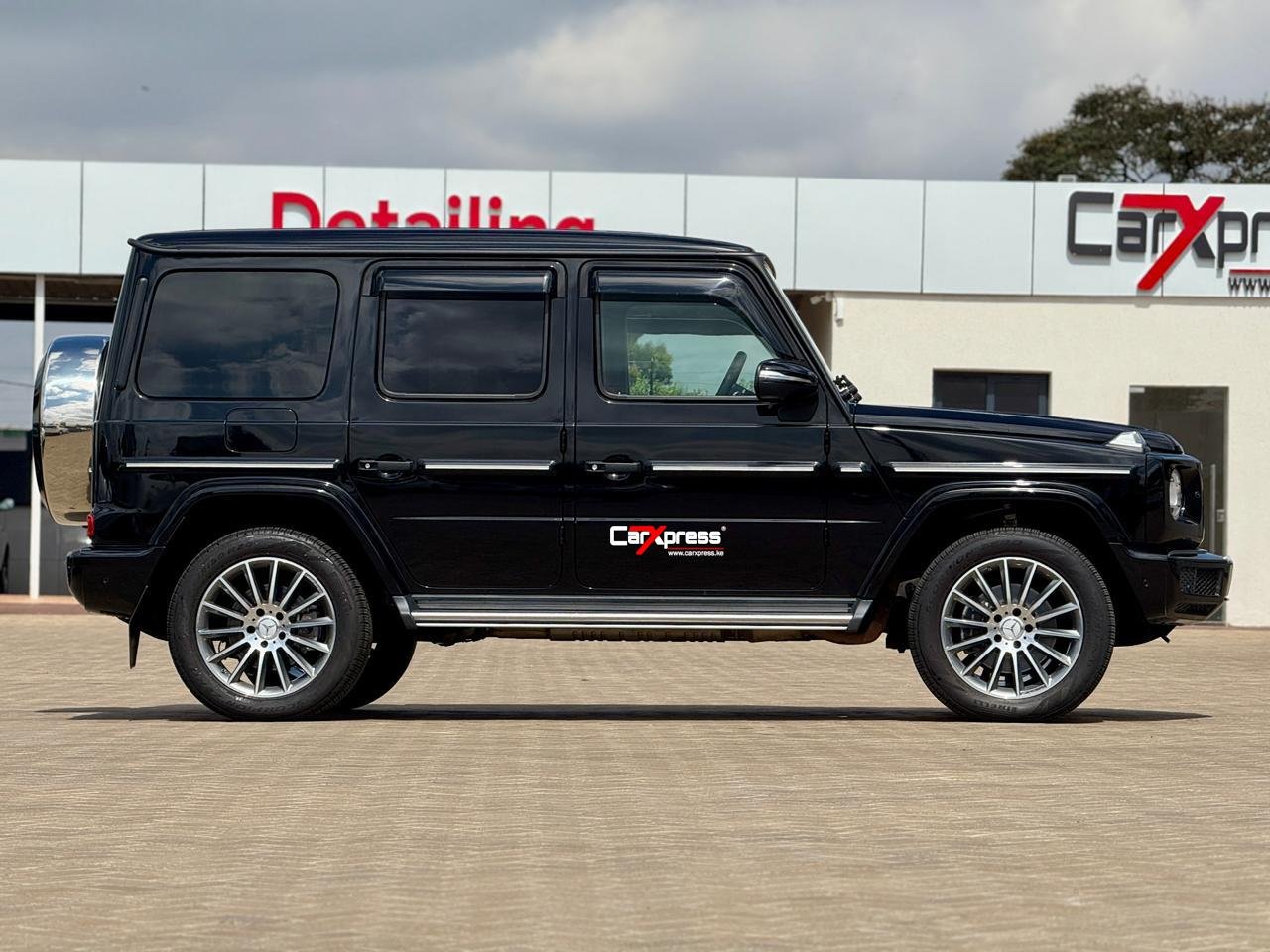 MERCEDES BENZ G350d G-WAGON thumbnail 6