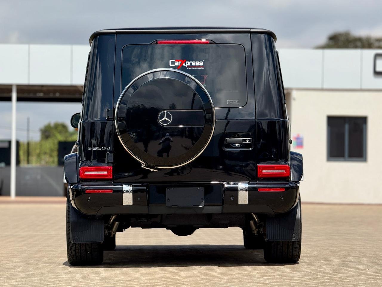 MERCEDES BENZ G350d G-WAGON thumbnail 4