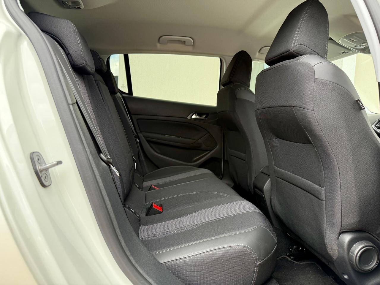 PEUGEOT 308 thumbnail 15