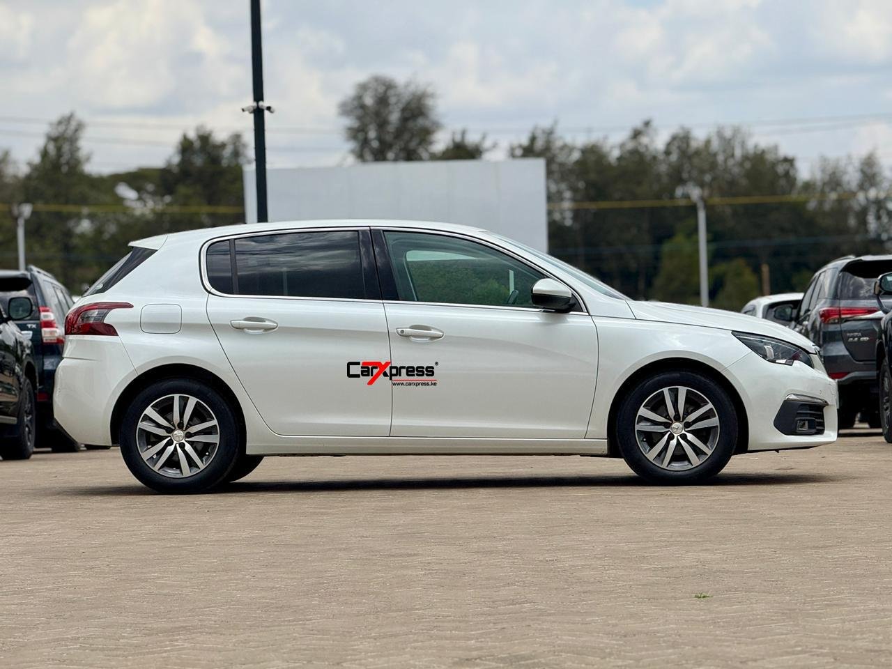 PEUGEOT 308 thumbnail 6