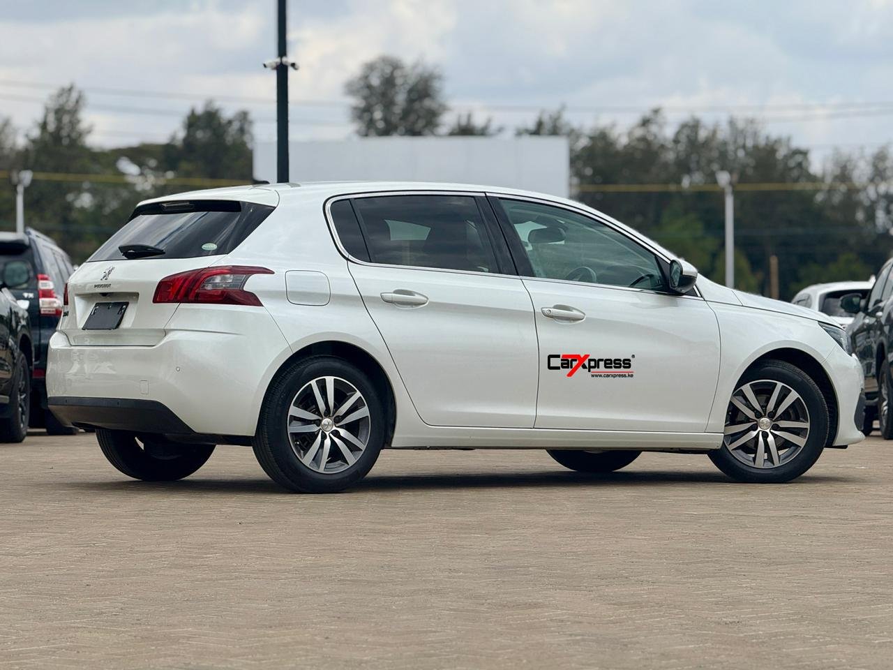 PEUGEOT 308 thumbnail 8