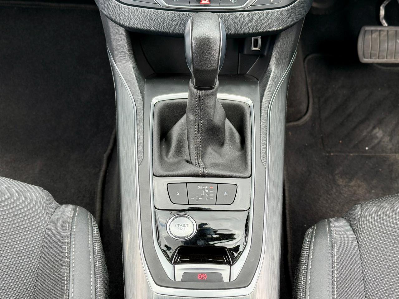 PEUGEOT 308 thumbnail 12
