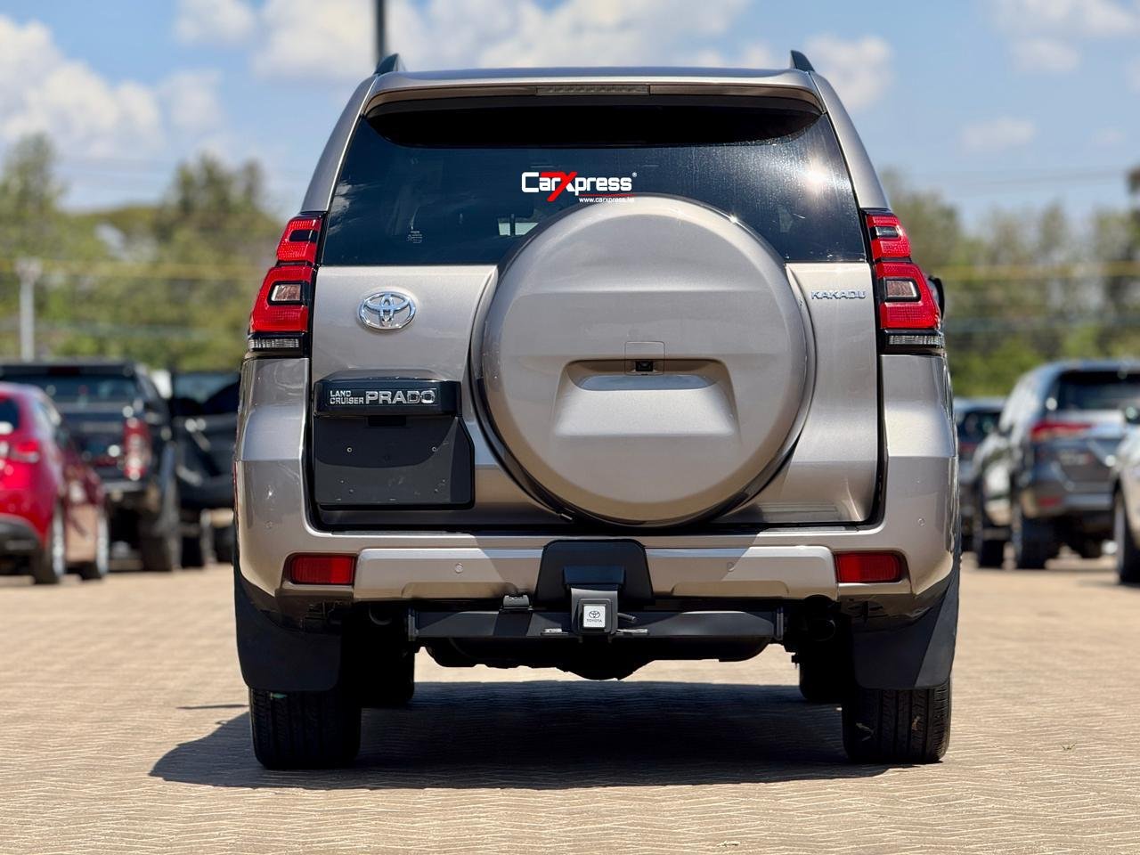 TOYOTA LANDCRUISER PRADO KAKADU thumbnail 4