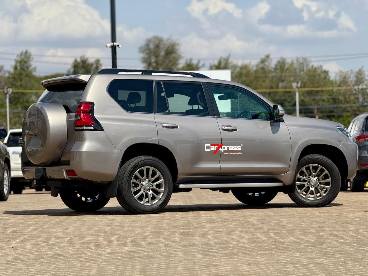 TOYOTA LANDCRUISER PRADO KAKADU thumbnail 6