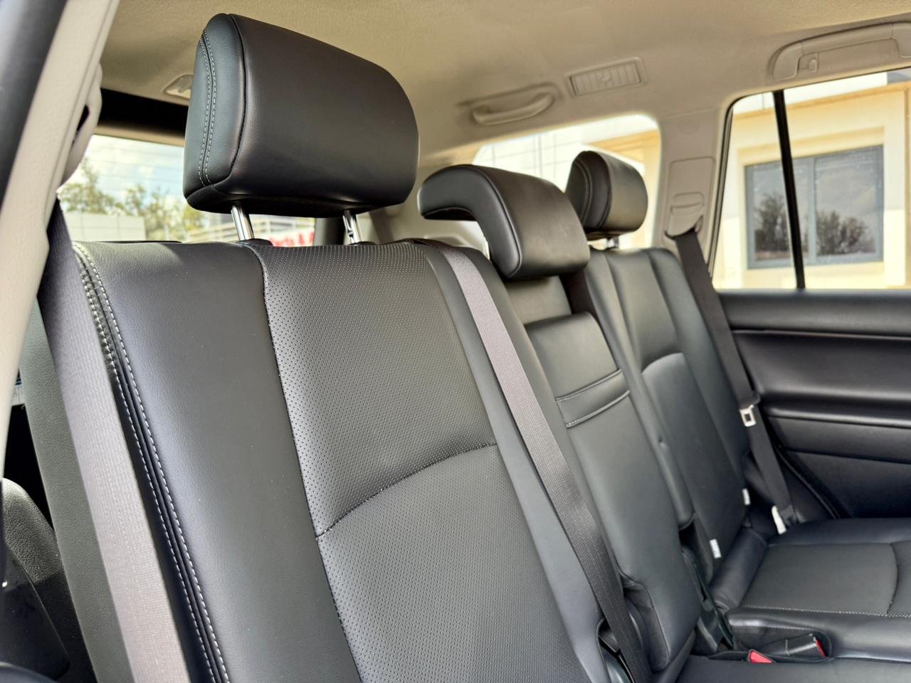 TOYOTA LANDCRUISER PRADO KAKADU thumbnail 16
