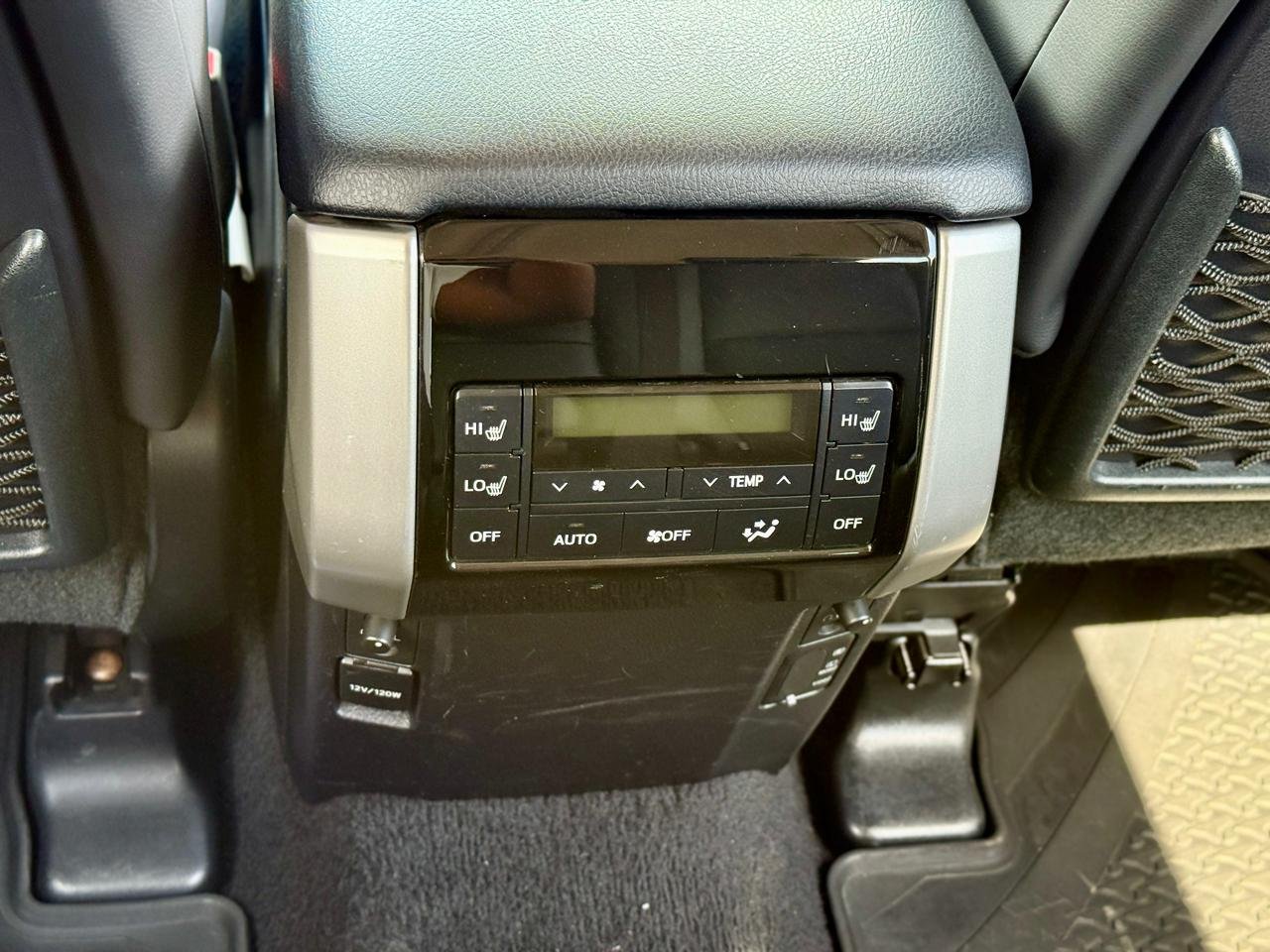 TOYOTA LANDCRUISER PRADO KAKADU thumbnail 19